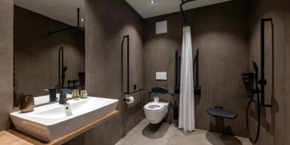 Rollstuhlgerechte Unterkunft - Pflegebett - Bad / WC - SALZKAMMERGUT LODGE