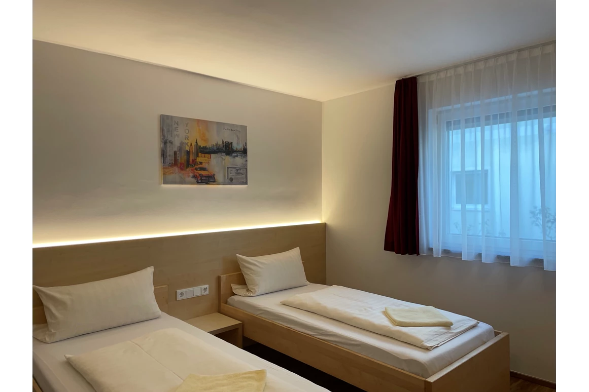 Rollstuhl-Urlaub: 2-Bettzimmer barrierfrei - Pension RoBi