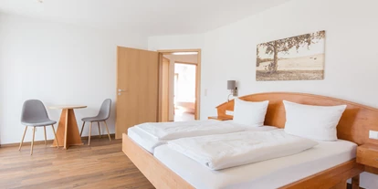 Rollstuhlgerechte Unterkunft - Region Schwaben - Schlafzimmer - Ferienhof Egger