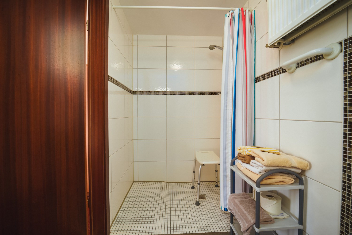 Rollstuhl-Urlaub: Dusche - Landhotel Spessartruh