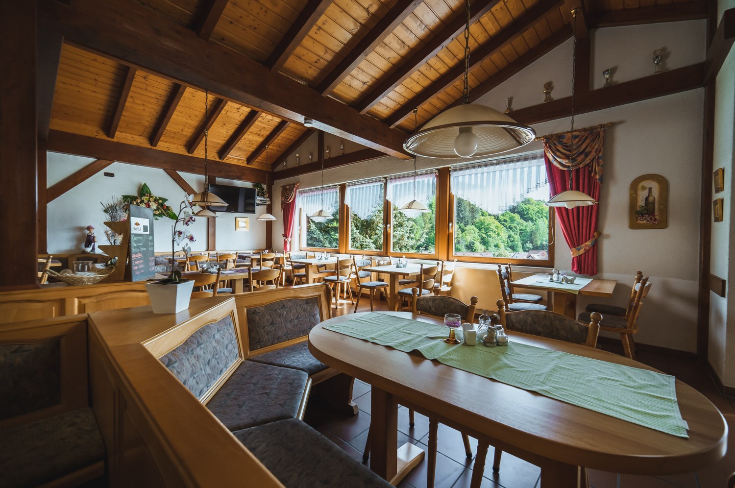 Rollstuhl-Urlaub: Saal - Landhotel Spessartruh