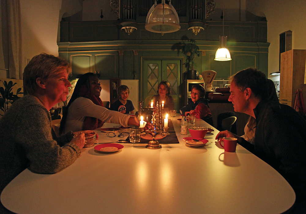 Rollstuhl-Urlaub: Ein Ferienhaus in einer ehemaligen Kirche garantiert eine besondere Atmosphäre. - ievers yn Fryslân