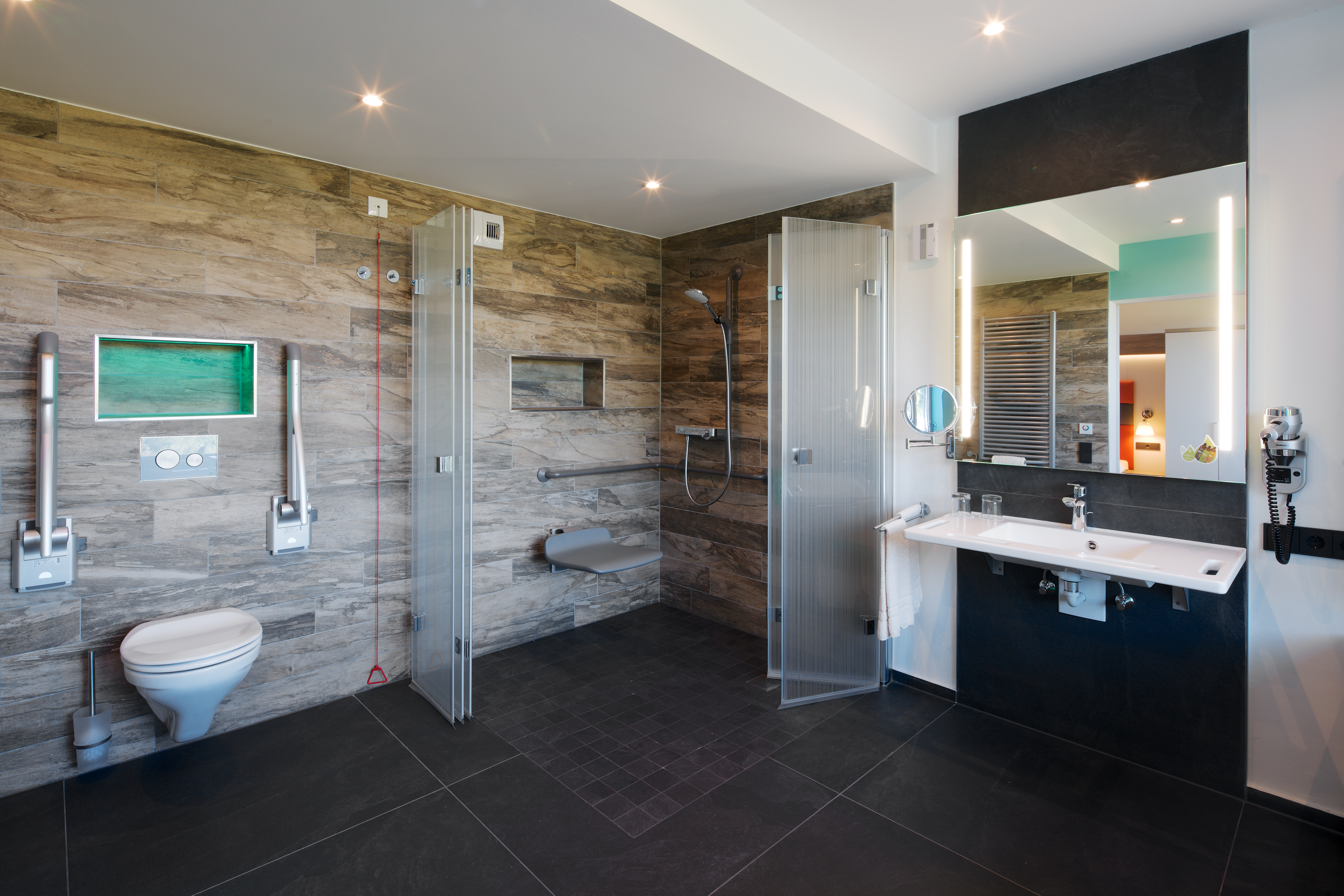 Rollstuhl-Urlaub: Bio-Seehotel Zeulenroda