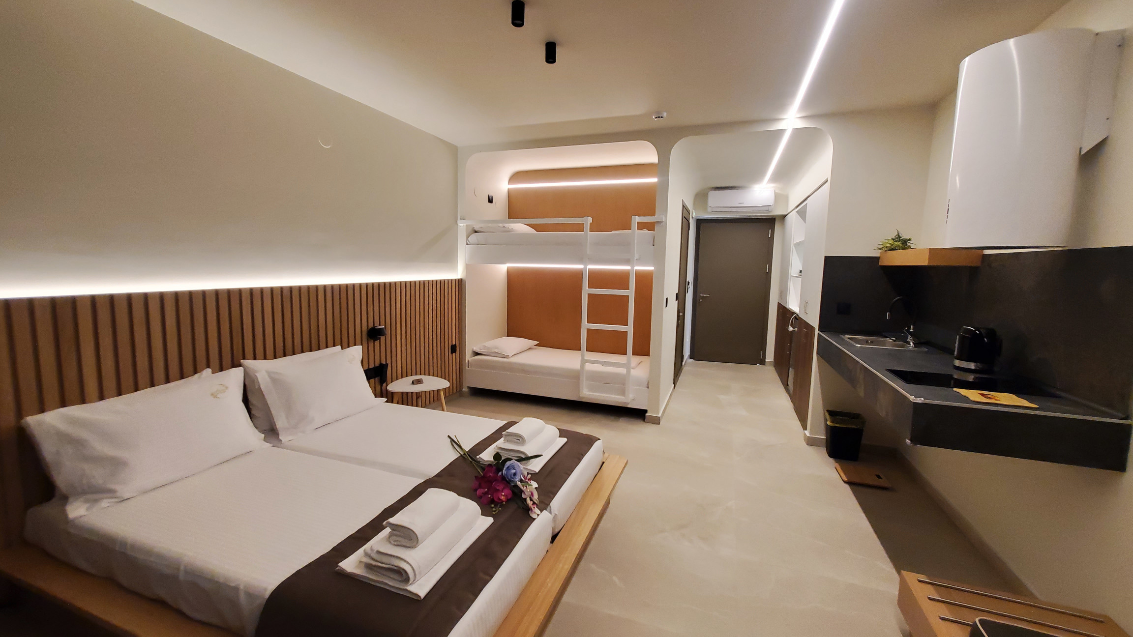 Rollstuhl-Urlaub: Aura Luxury Suites 