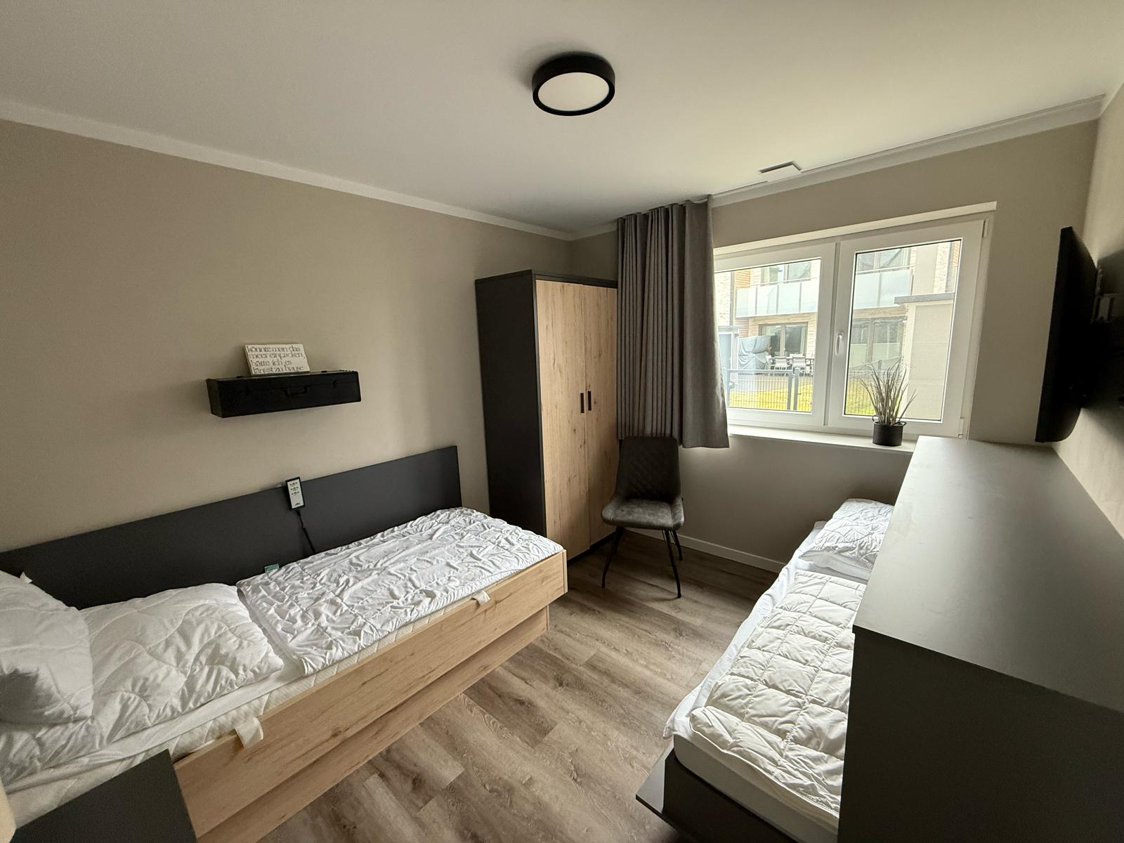 Rollstuhl-Urlaub: zusätzliches Klappbett im Schlazimmer im EG - Korn-Koje