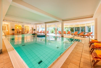 Rollstuhl-Urlaub: Pool - Hotel Birke