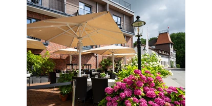 Rollstuhlgerechte Unterkunft - Barrierefreiheit-Merkmale: Für Gäste mit Hörbehinderung oder gehörlose Menschen - Kiel (Kreisfreie Stadt Kiel, Kreis Rendsburg-Eckernförde) - Terrasse - Hotel Birke