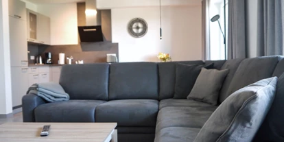 Rollstuhlgerechte Unterkunft - Unterkunftsart: Ferienhaus - Couch - Ferienbude an den Wehlen