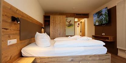 Rollstuhlgerechte Unterkunft - Pflegebett - Barrierefreie Schlafzimmer mit 38 qm bis 48 qm - Landgasthof Adler-Pelzmühle *** S bei Freiburg