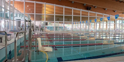Rollstuhlgerechte Unterkunft - Barrierefreiheit-Merkmale: Für Gäste mit Sehbehinderung oder blinde Menschen - Hallenbad mit Lift - Feriendorf Bella Italia