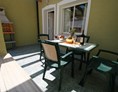 Rollstuhl-Urlaub: Gemütliche Terrasse  - Residencial Thomas A1-A4