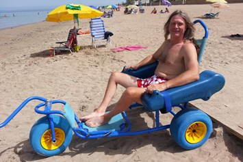 Rollstuhl-Urlaub: Einmal den Strand erleben, nur 4 km entfernt  - Residencial Thomas A1-A4