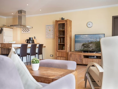 Rollstuhlgerechte Unterkunft - Wohnzimmer - Appartement Sorgenlos in Grömitz