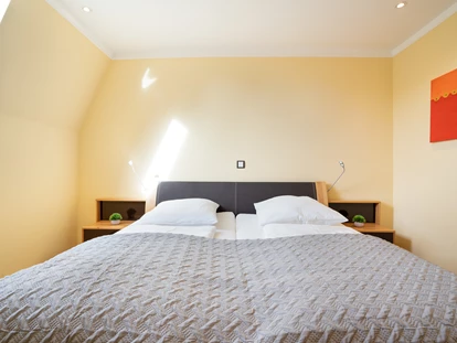 Rollstuhlgerechte Unterkunft - Schlafzimmer - Appartement Sorgenlos in Grömitz