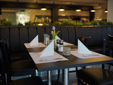 Rollstuhl-Urlaub: Restaurant Im Quartier - Gandersheimer Boardinghouse