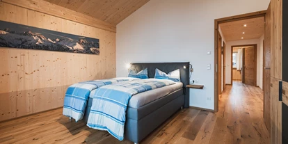 Rollstuhlgerechte Unterkunft - Region Schwaben - Doppelbett 180x200cm
2 erhöht; elektr.verstell. Lattenroste - Panorama Penthouse