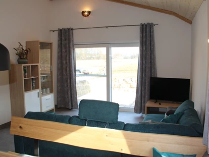 Rollstuhlgerechte Unterkunft - Pflegebett - Wohnzimmer mit wunderschönen Ausblick - Unser Schwalbennest