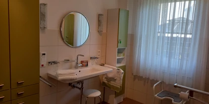 Rollstuhlgerechte Unterkunft - Unterkunftsart: Ferienhaus - Badezimmer EG - Ferienhaus "Am Dombogen" Xanten