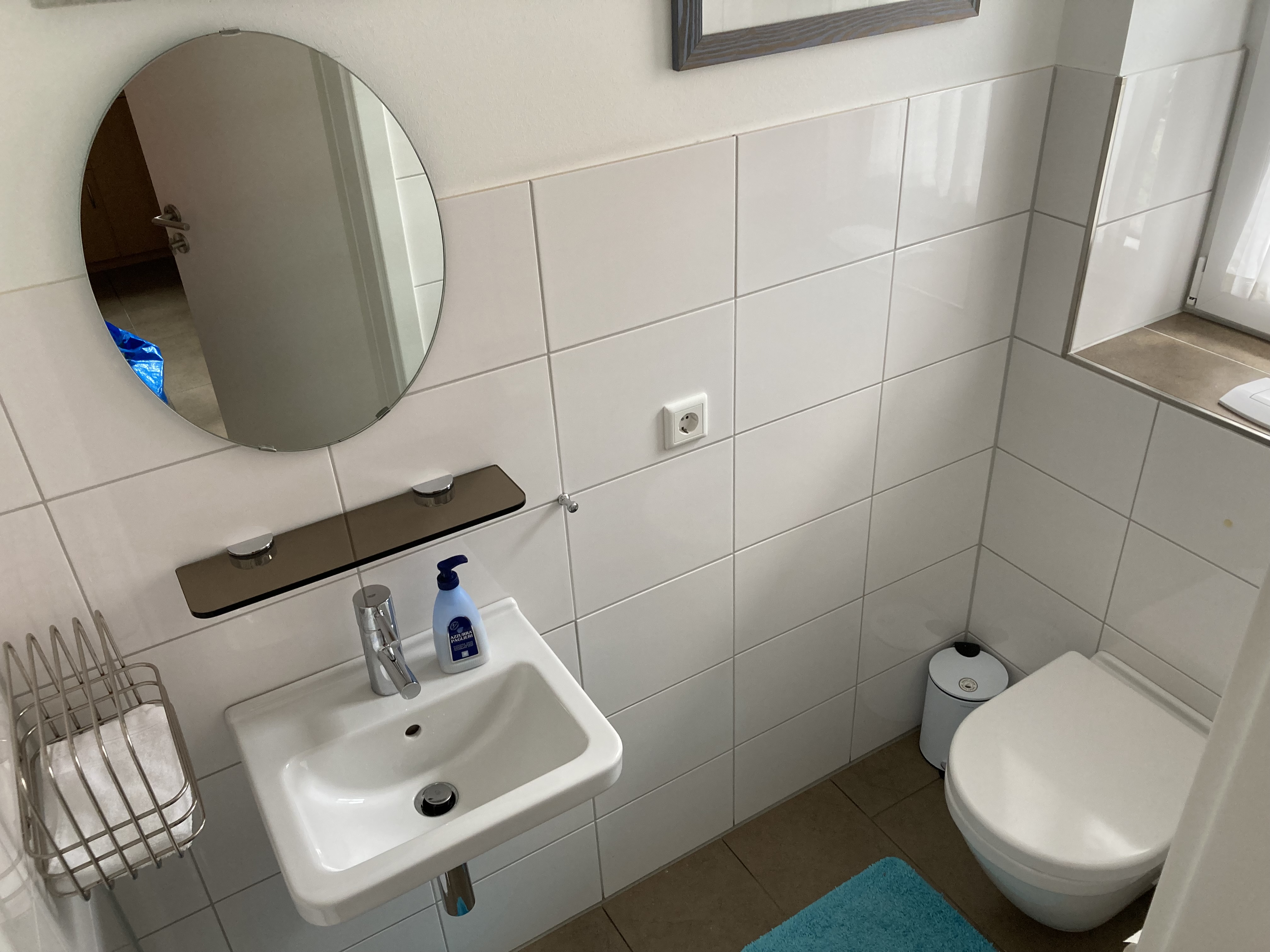 Rollstuhl-Urlaub: Gäste-WC unten (nicht barrierefrei) - Ferienhaus "Am Dombogen" Xanten