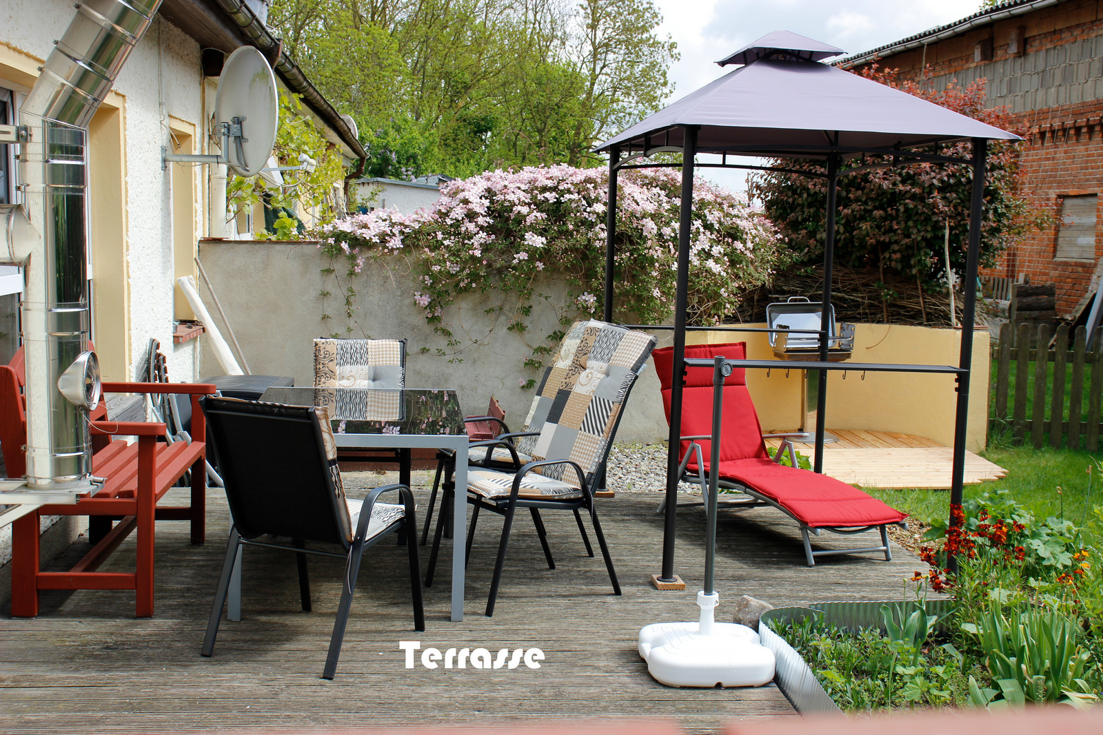 Rollstuhl-Urlaub: Terrasse - Barrierefreie Ferienwohnung Godhans