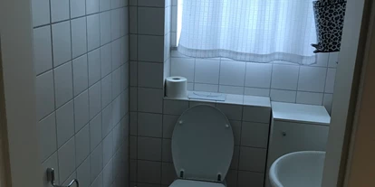 Rollstuhlgerechte Unterkunft - Pflegebett - Gäste-WC - Strand- und hafennahe Ferienwohnung