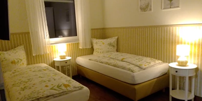 Rollstuhlgerechte Unterkunft - Unterkunftsart: Ferienhaus - 2. Schlafzimmer - Ferienhaus der Pension Am Kirschberg
