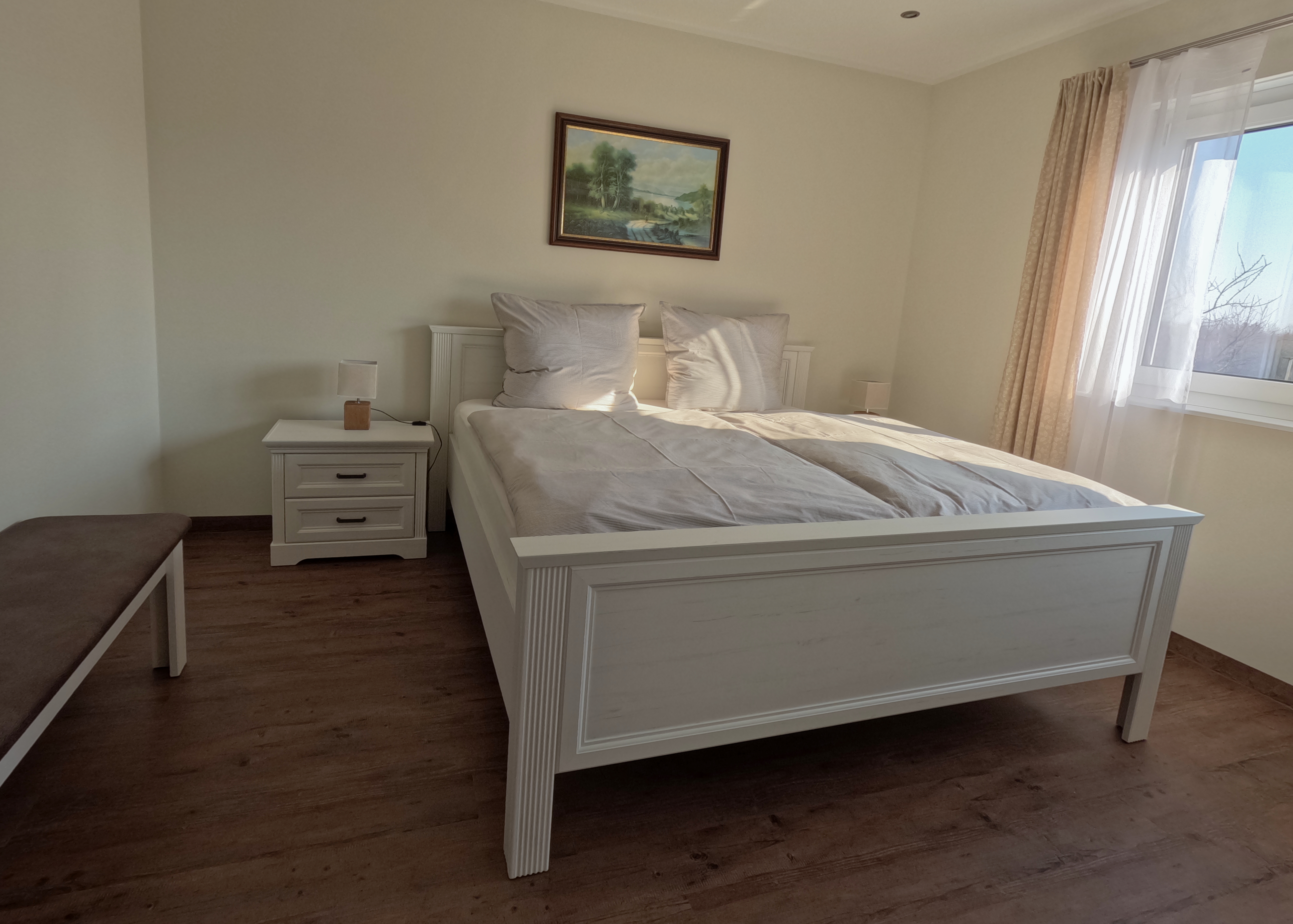 Rollstuhl-Urlaub: Schlafzimmer - Ferienhaus der Pension Am Kirschberg