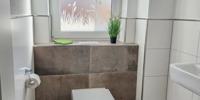 Rollstuhlgerechte Unterkunft - Unterkunftsart: Ferienhaus - separate Toilette - Haus Sonnengruss