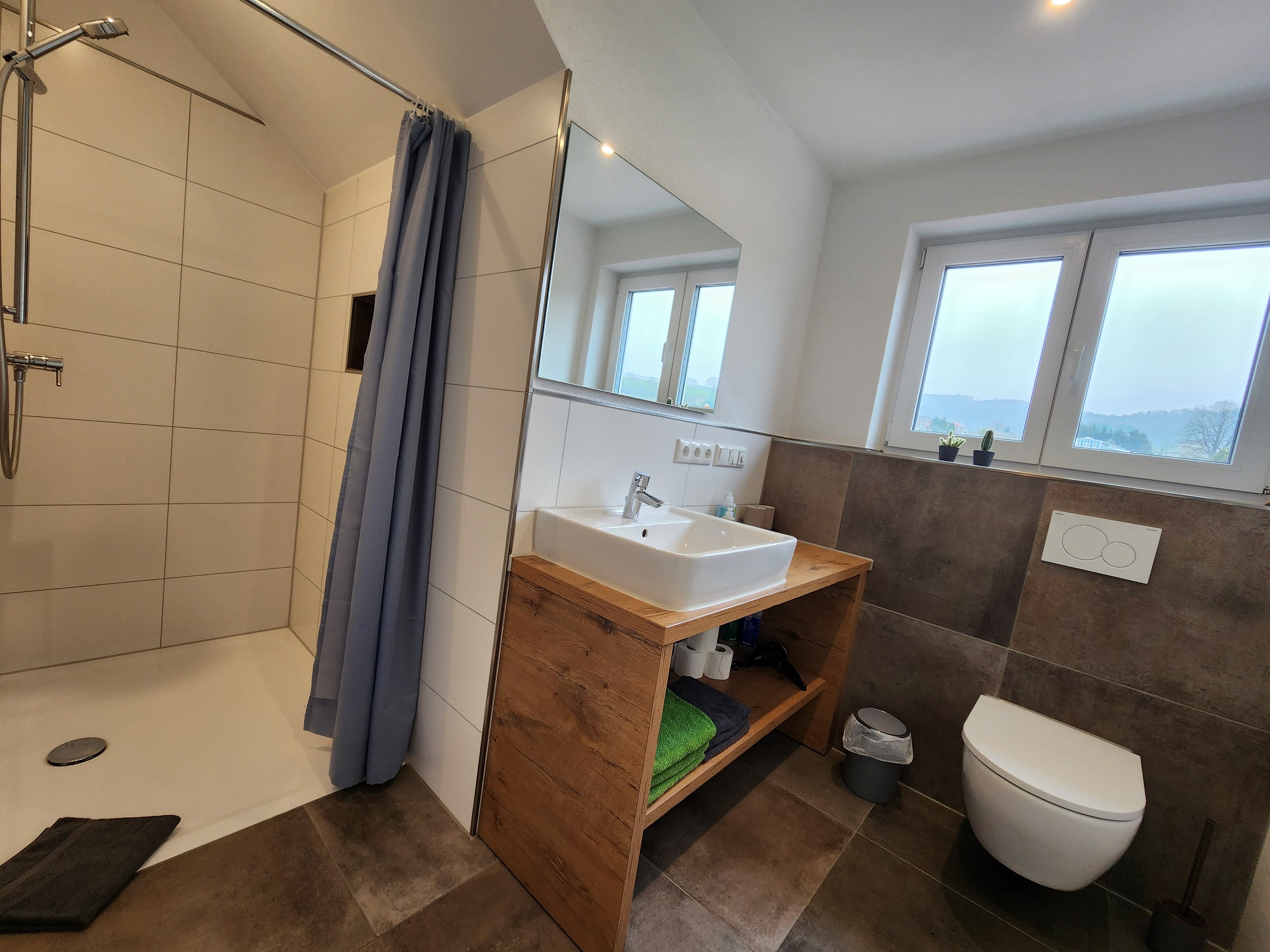 Rollstuhl-Urlaub: Badezimmer, Dusche - Haus Sonnengruss