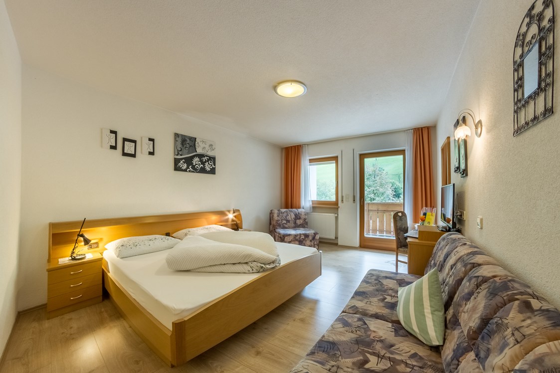 Rollstuhl-Urlaub: Doppelzimmer - Hotel Sonja in Südtirol