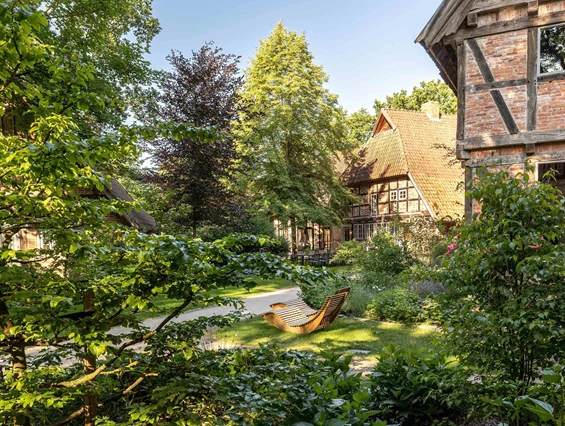 Rollstuhl-Urlaub: Blick auf die Terrasse - Biohotel Wildland