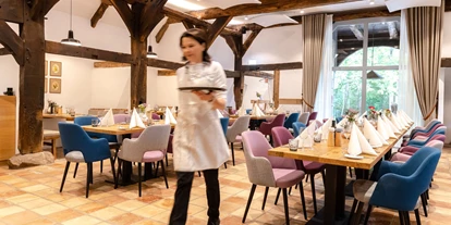 Rollstuhlgerechte Unterkunft - Pflegebett - Restaurant - Biohotel Wildland