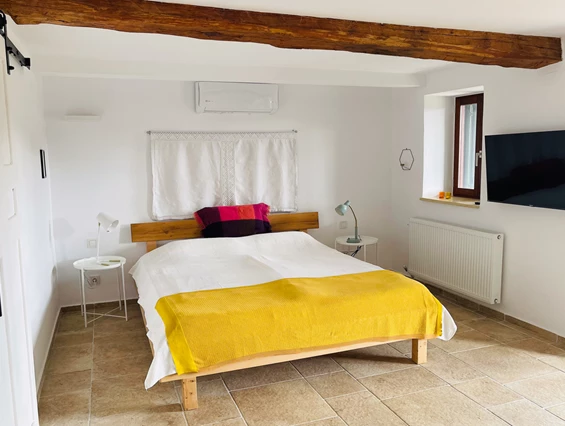Rollstuhl-Urlaub: Schlafbereich im Untergeschoss - Ferienhaus Spiti Eleni