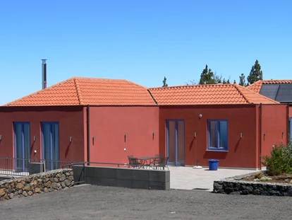 Rollstuhlgerechte Unterkunft - Unterkunftsart: Ferienhaus - Villa, Südterrasse und Parkplatz - Villa Atlantico mit beheiztem Pool und barrierefreiem Eingang