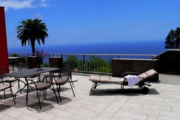 Rollstuhl-Urlaub: Südwest Terrasse - Villa Atlantico mit beheiztem Pool und barrierefreiem Eingang