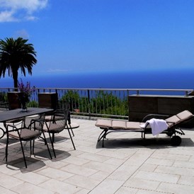 Rollstuhl-Urlaub: Südwest Terrasse - Villa Atlantico mit beheiztem Pool und barrierefreiem Eingang