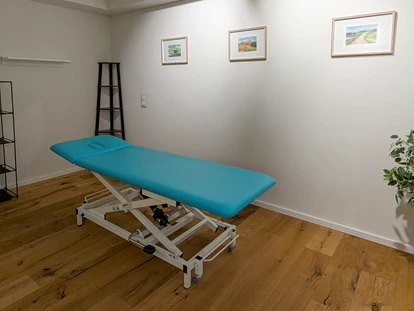 Rollstuhlgerechte Unterkunft - Pflegebett - Raum für Physiotherapie - Gutshof Roggow bei Güstrow