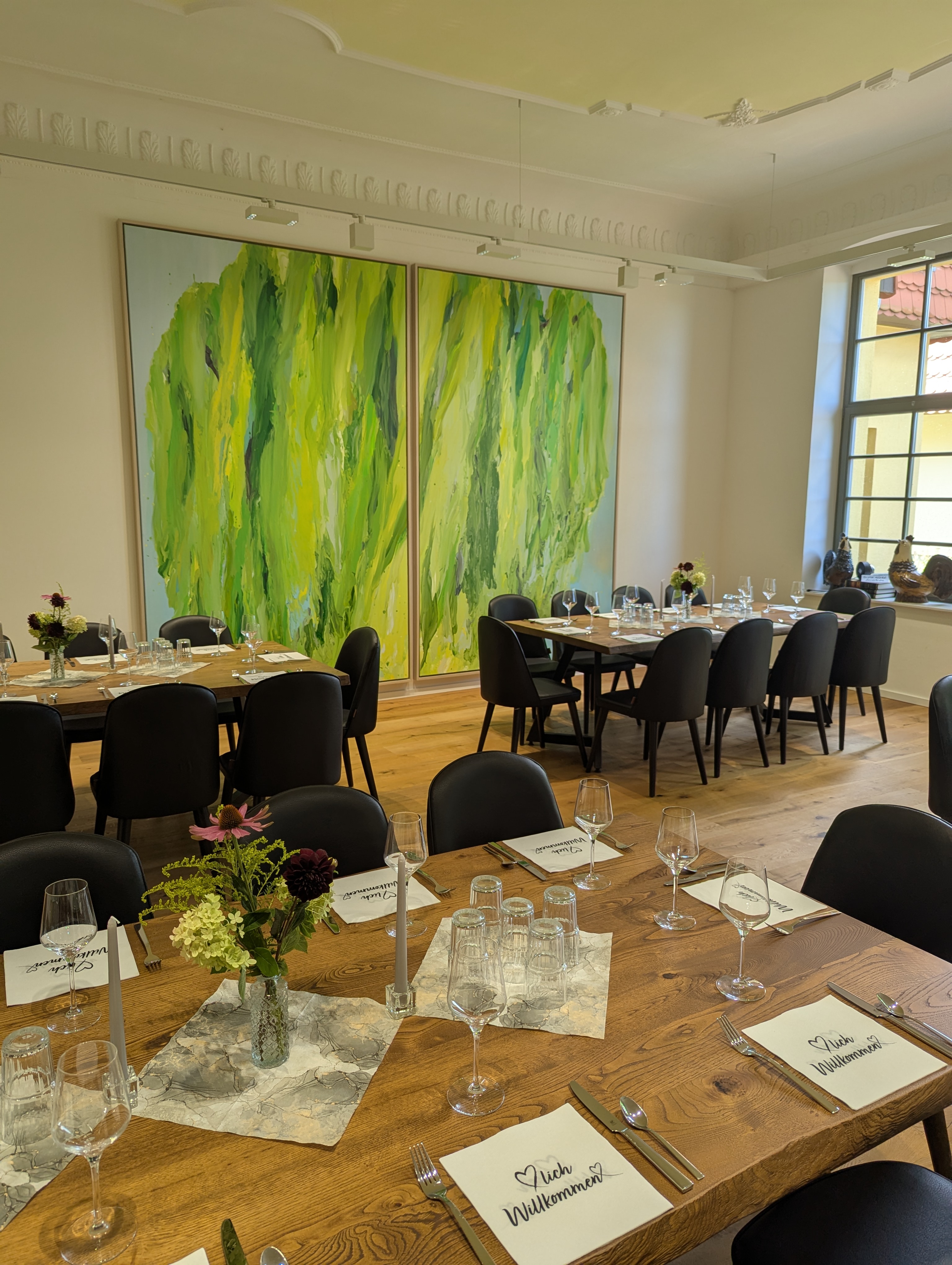 Rollstuhl-Urlaub: Der Poggesaal eignet sich für Veranstaltungen aller Art - Gutshof Roggow bei Güstrow