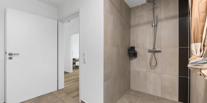 Rollstuhlgerechte Unterkunft - Barrierefreiheit-Merkmale: Für Gäste mit kognitiven Beeinträchtigungen - Ferienwohnung Winningmay III Füsing