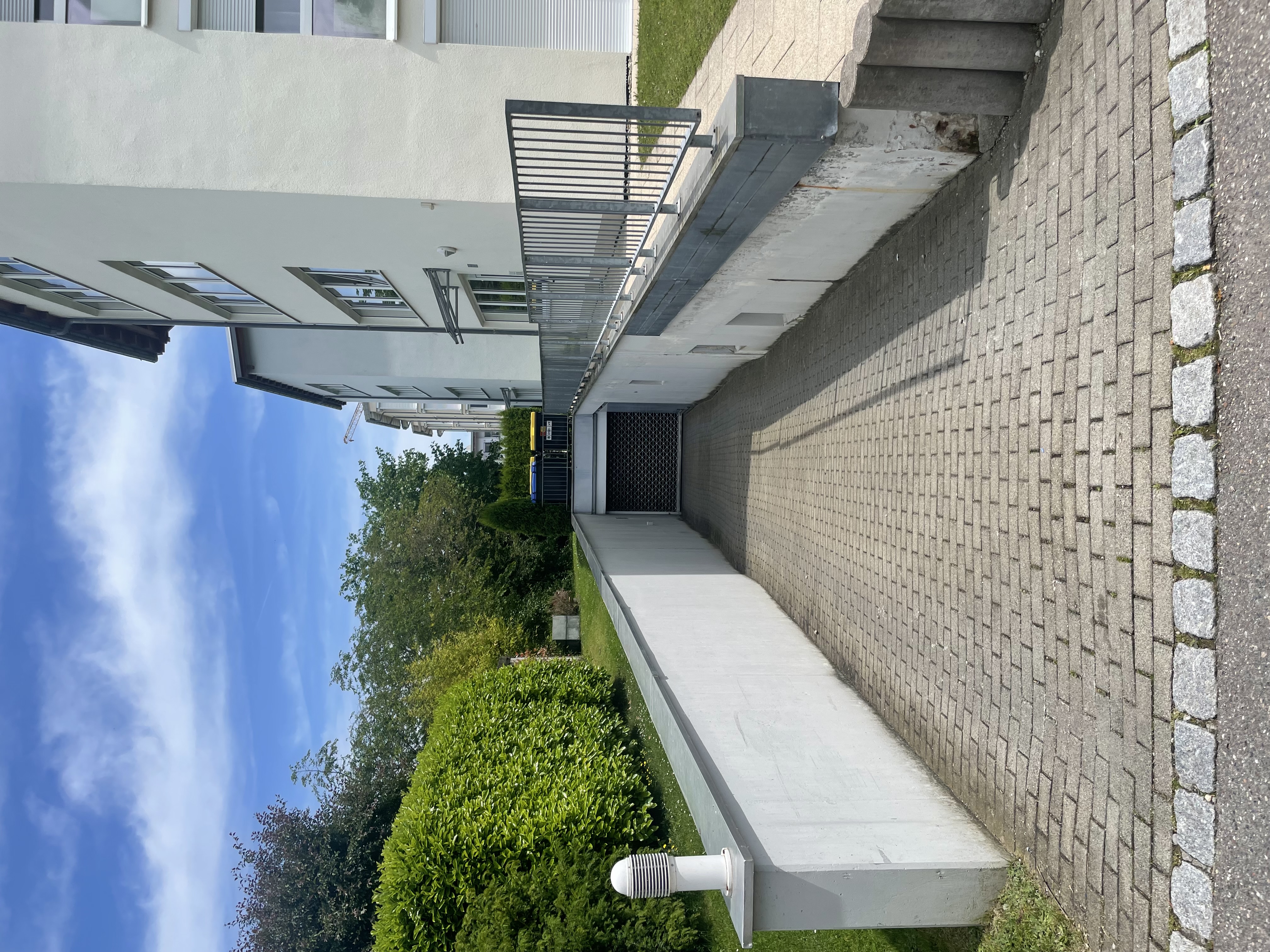 Rollstuhl-Urlaub: Einfahrt Tiefgarage - FeWo Seewind barrierefrei Überlingen am Bodensee