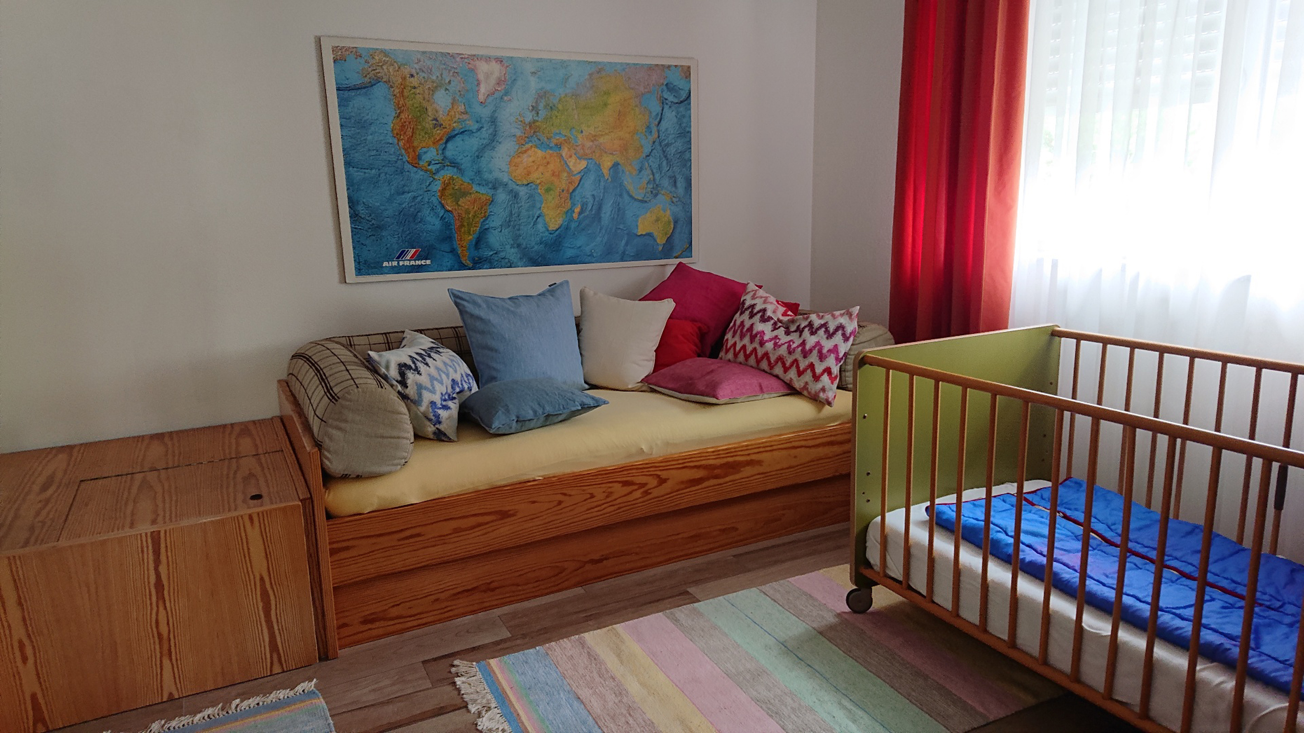 Rollstuhlgerechte Unterkunft - Schlafsofa und Kinderbett bis 6Jahre - Ferienwohnung Werner Bad Aibling