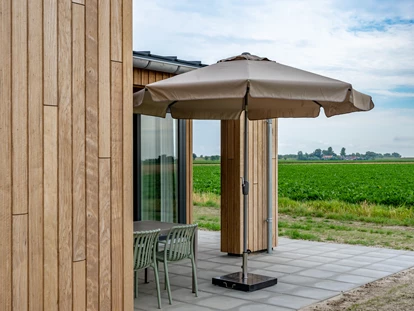 Rollstuhlgerechte Unterkunft - Unterkunftsart: Ferienhaus - Terrasse - Landgoed Oud Bommenede