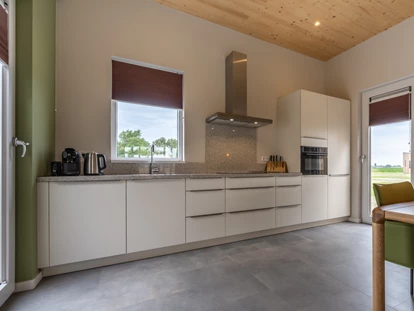 Rollstuhlgerechte Unterkunft - Unterkunftsart: Ferienhaus - Küche in Villa's - Landgoed Oud Bommenede