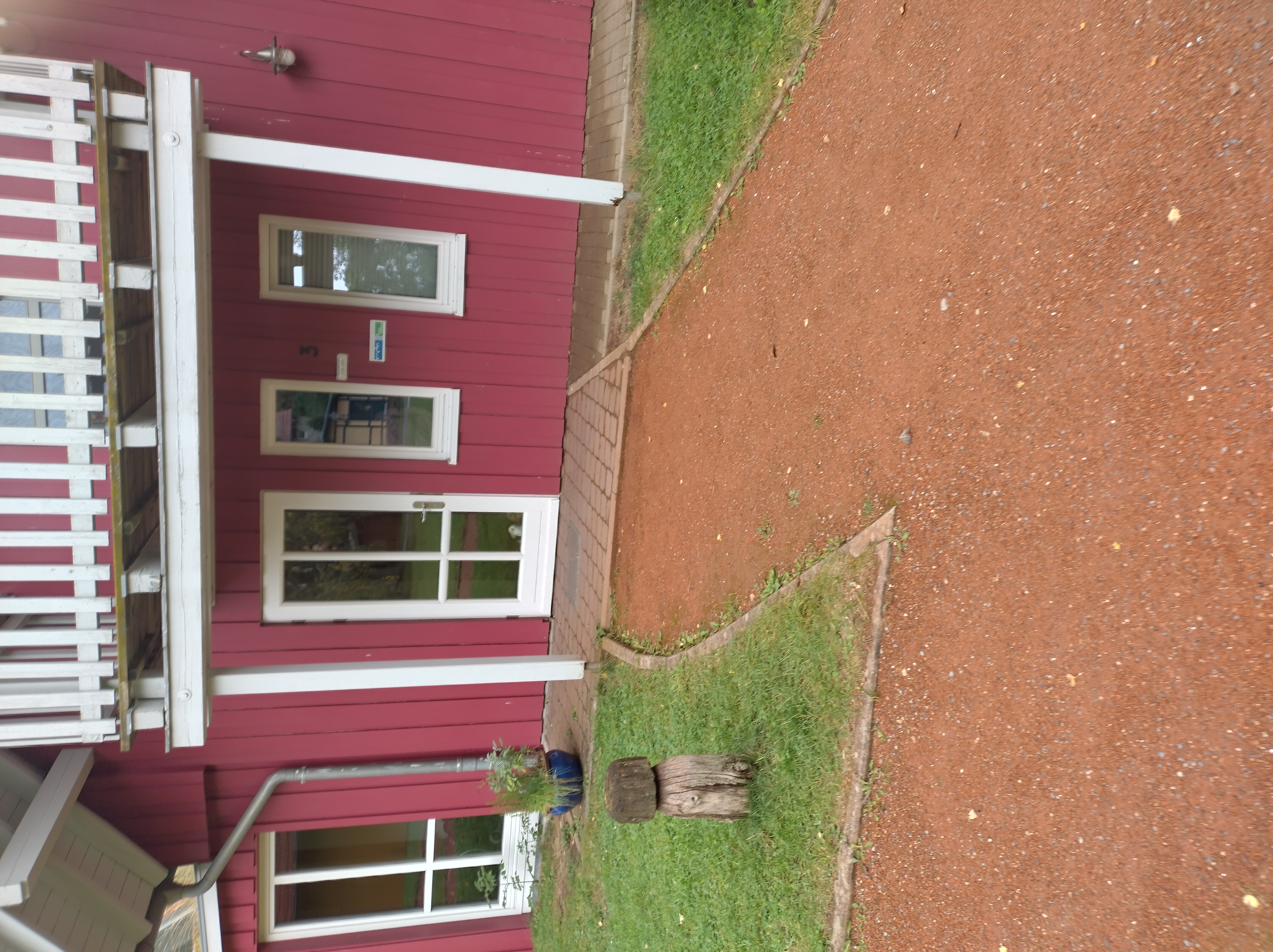 Rollstuhlgerechte Unterkunft - Pflegebett - Heyerode - Eingang barriefreies Ferienhaus - Landgasthof Hainich