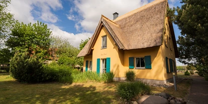 Rollstuhlgerechte Unterkunft - Unterkunftsart: Ferienhaus - Reetdachhaus Storch in Krienke - Reetdachhaus mit Schwimmteich in Krienke