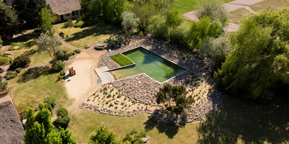 Rollstuhlgerechte Unterkunft - Unterkunftsart: Ferienhaus - Reetdachhäuser in Krienke mit Schwimmteich - Reetdachhaus mit Schwimmteich in Krienke