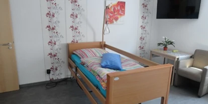 Rollstuhlgerechte Unterkunft - Unterkunftsart: Ferienhaus - Pflegebett - Ferienhaus Amelsberg