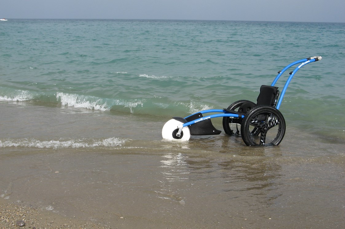Rollstuhl-Urlaub: Strand-Rollstuhl - HOTEL ROLLI