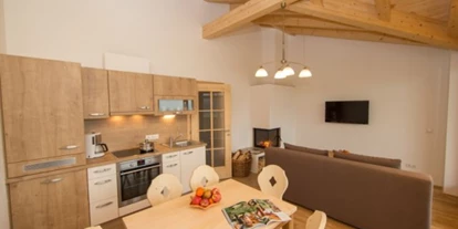 Rollstuhlgerechte Unterkunft - Unterkunftsart: Ferienhaus - OG Küche - Villa Mandl bei Zell am See Pool Sauna Hunde erl. Rollstuhlgängig