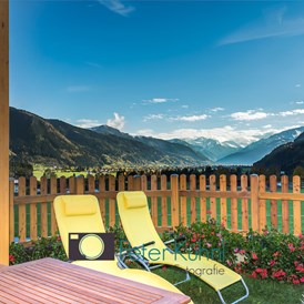 Rollstuhl-Urlaub: Terrasse - Villa Mandl bei Zell am See Pool Sauna Hunde erl. Rollstuhlgängig